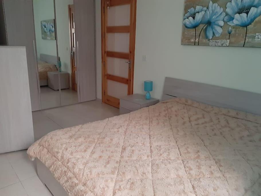 Lovely Two Bedroom Apartment St. Paul's Bay Exterior photo